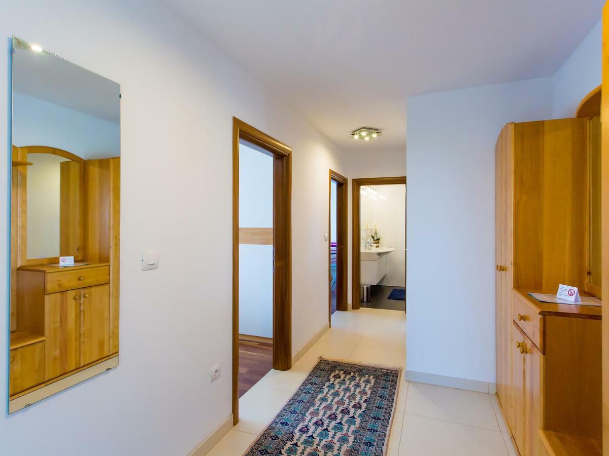 Apartment Maestral Porec Exterior photo