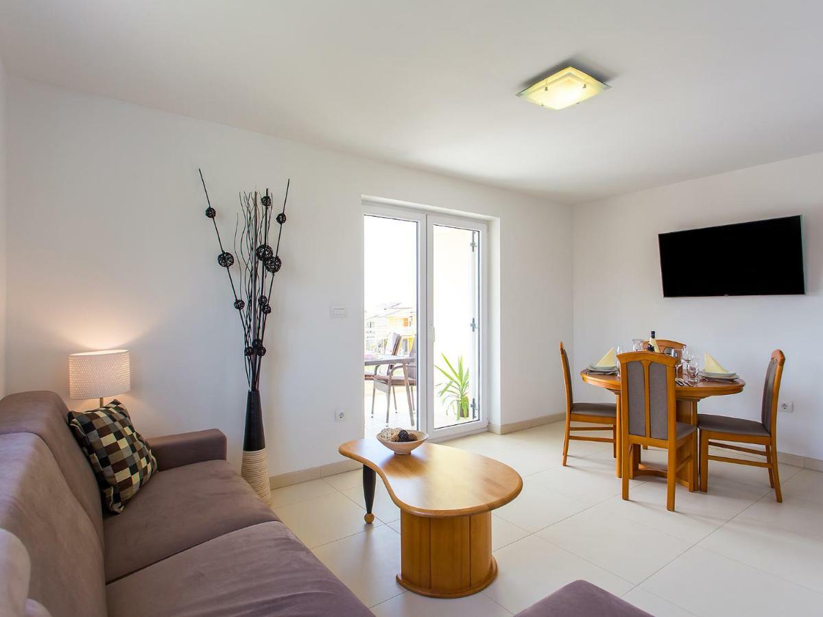 Apartment Maestral Porec Exterior photo