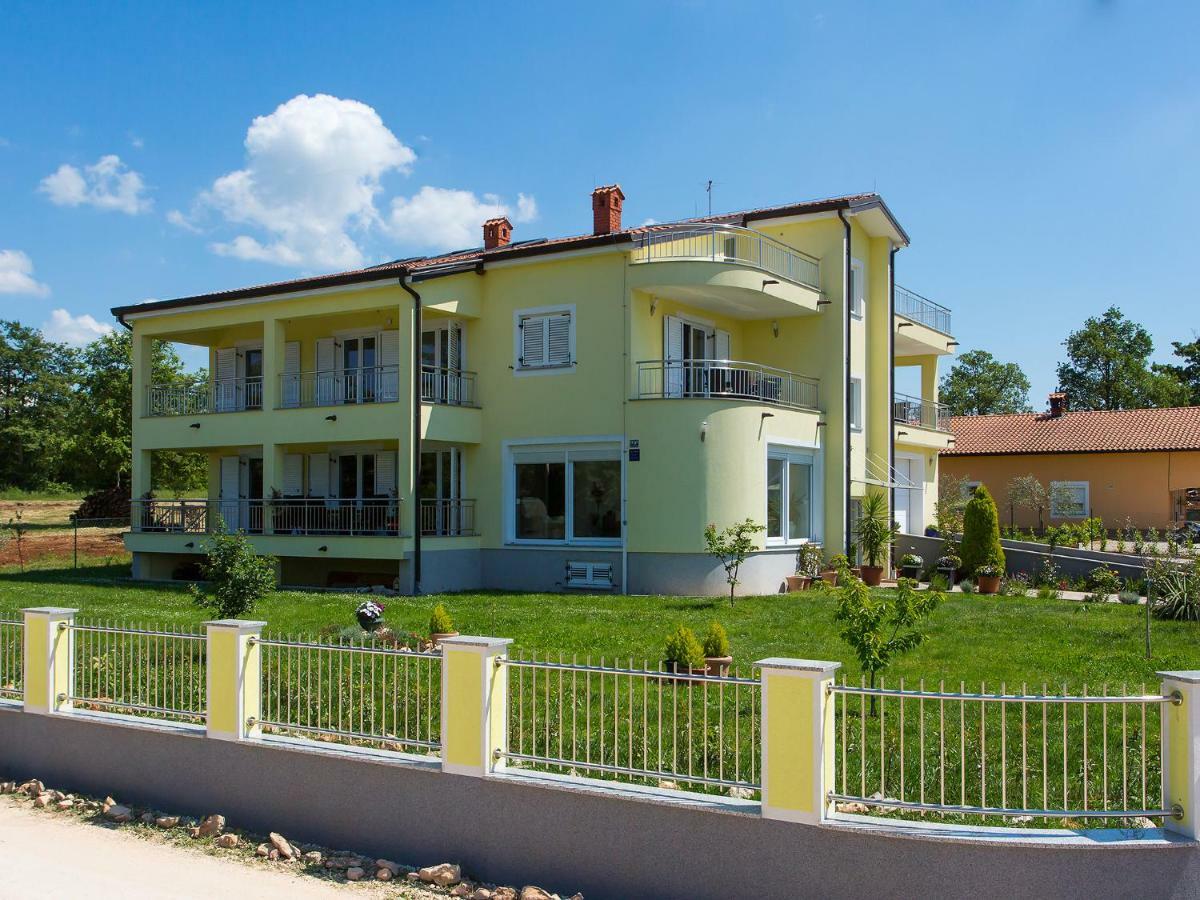 Apartment Maestral Porec Exterior photo