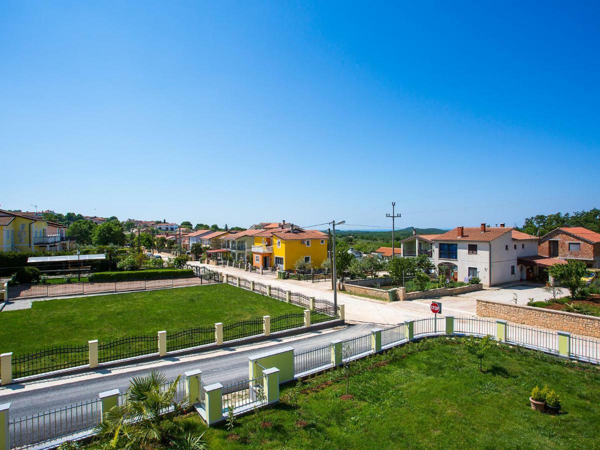 Apartment Maestral Porec Exterior photo